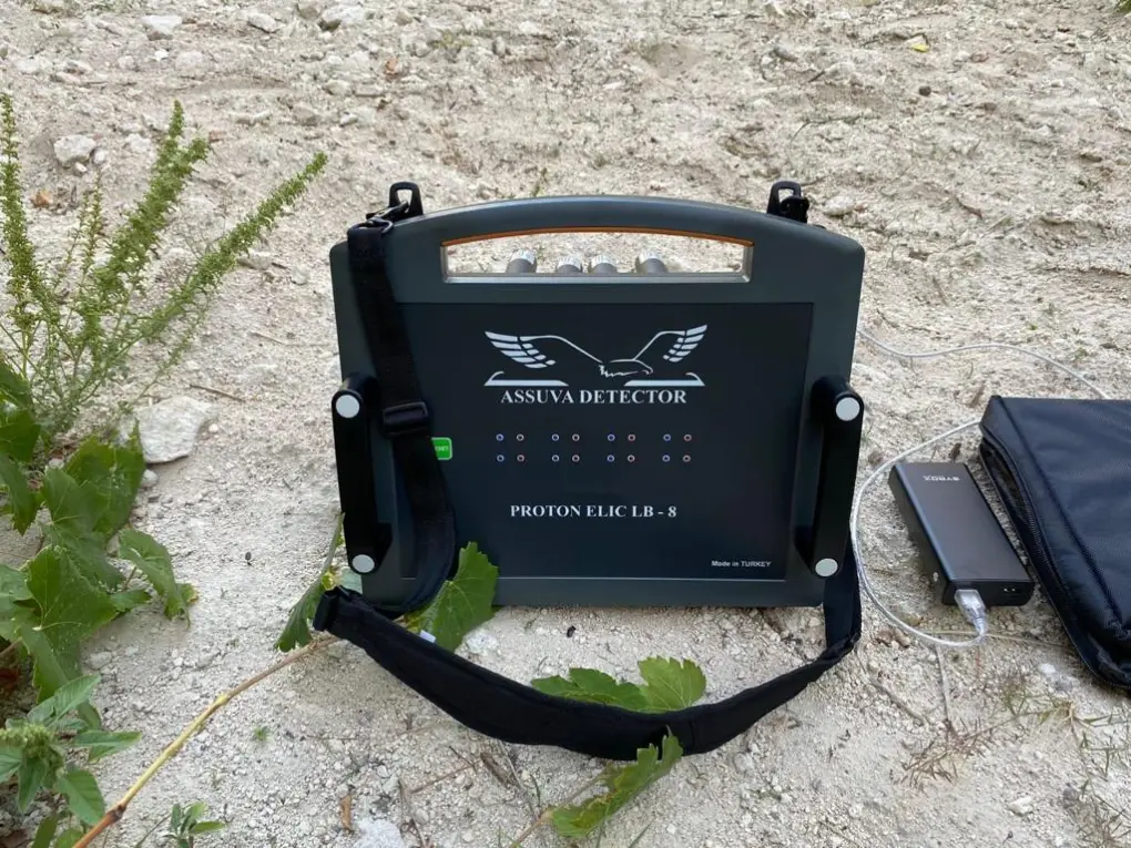 Assuva Dedektör ASSUVA Proton Elic LB-8 Adaptive Çok Sensörlü Yer Altı Görüntüleme Cihazı (Termal/Manyetik/Lidar, LED Panel, 3D/4D Uyumlu)