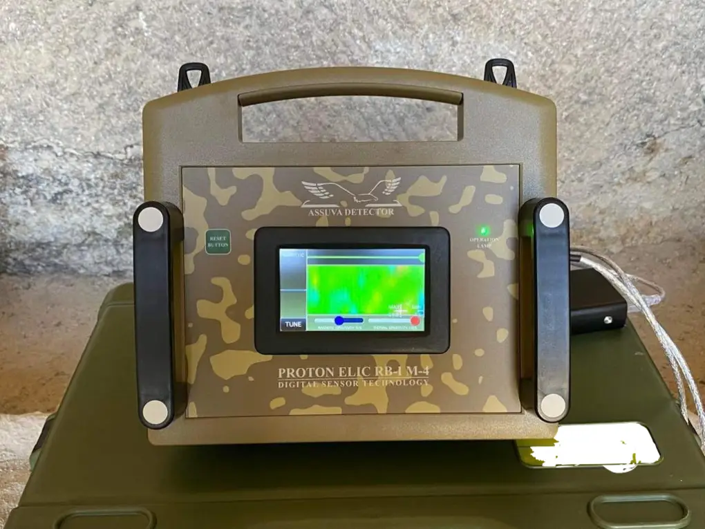 Assuva Dedektör ASSUVA Proton Elic RB-I M-4 Professional Çok Sensörlü Yer Altı Görüntüleme Cihazı (Termal/3 Eksenli Manyetik/Doppler, Command Ekran, 3D/4D Uyumlu)